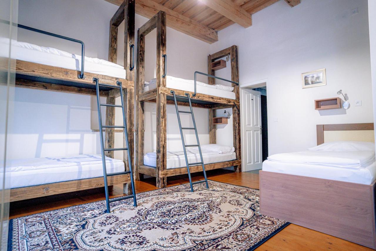 Banská Štiavnica Hostel Cosmopolitan* מראה חיצוני תמונה