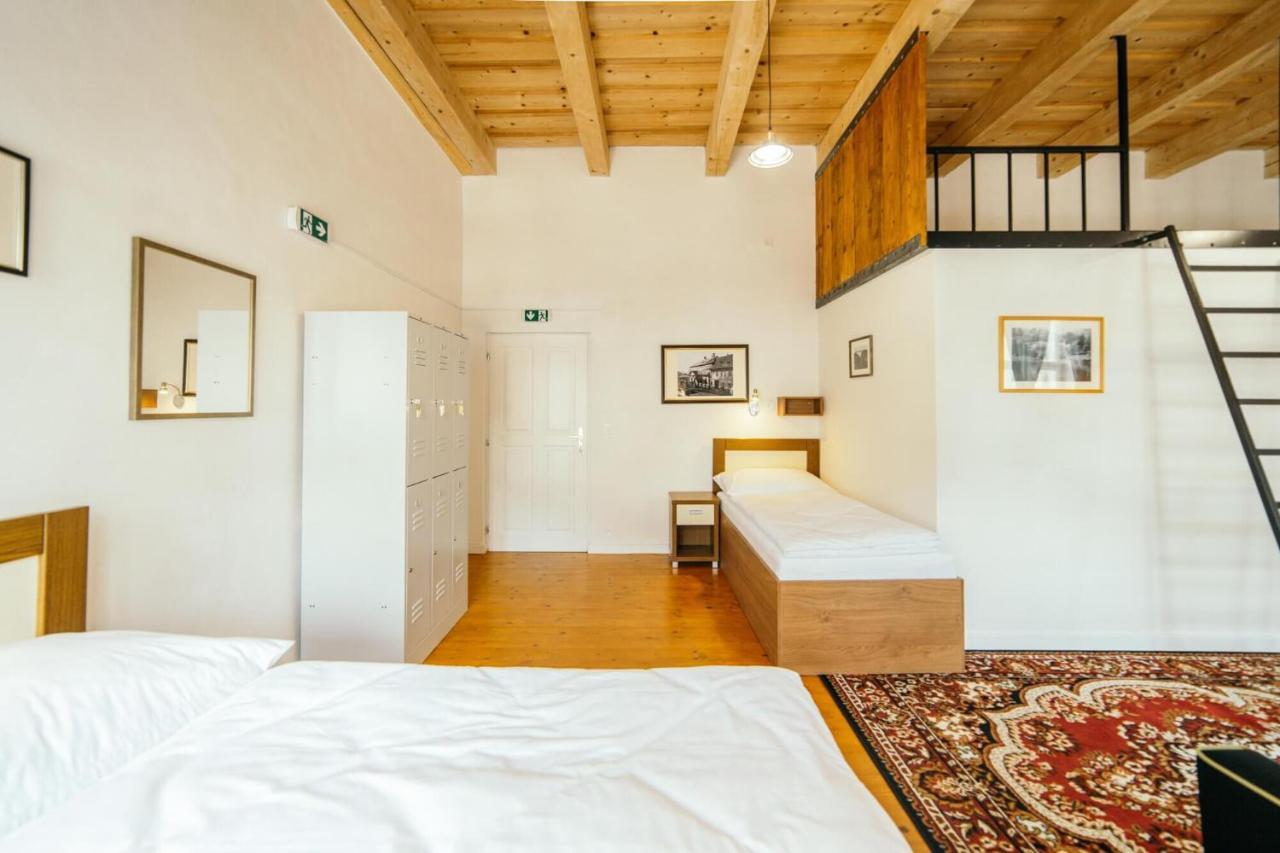 Banská Štiavnica Hostel Cosmopolitan* מראה חיצוני תמונה