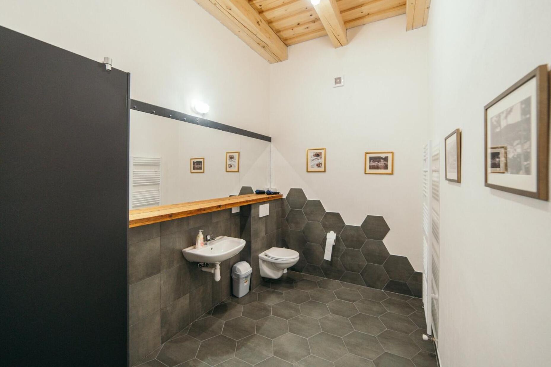 Banská Štiavnica Hostel Cosmopolitan* מראה חיצוני תמונה