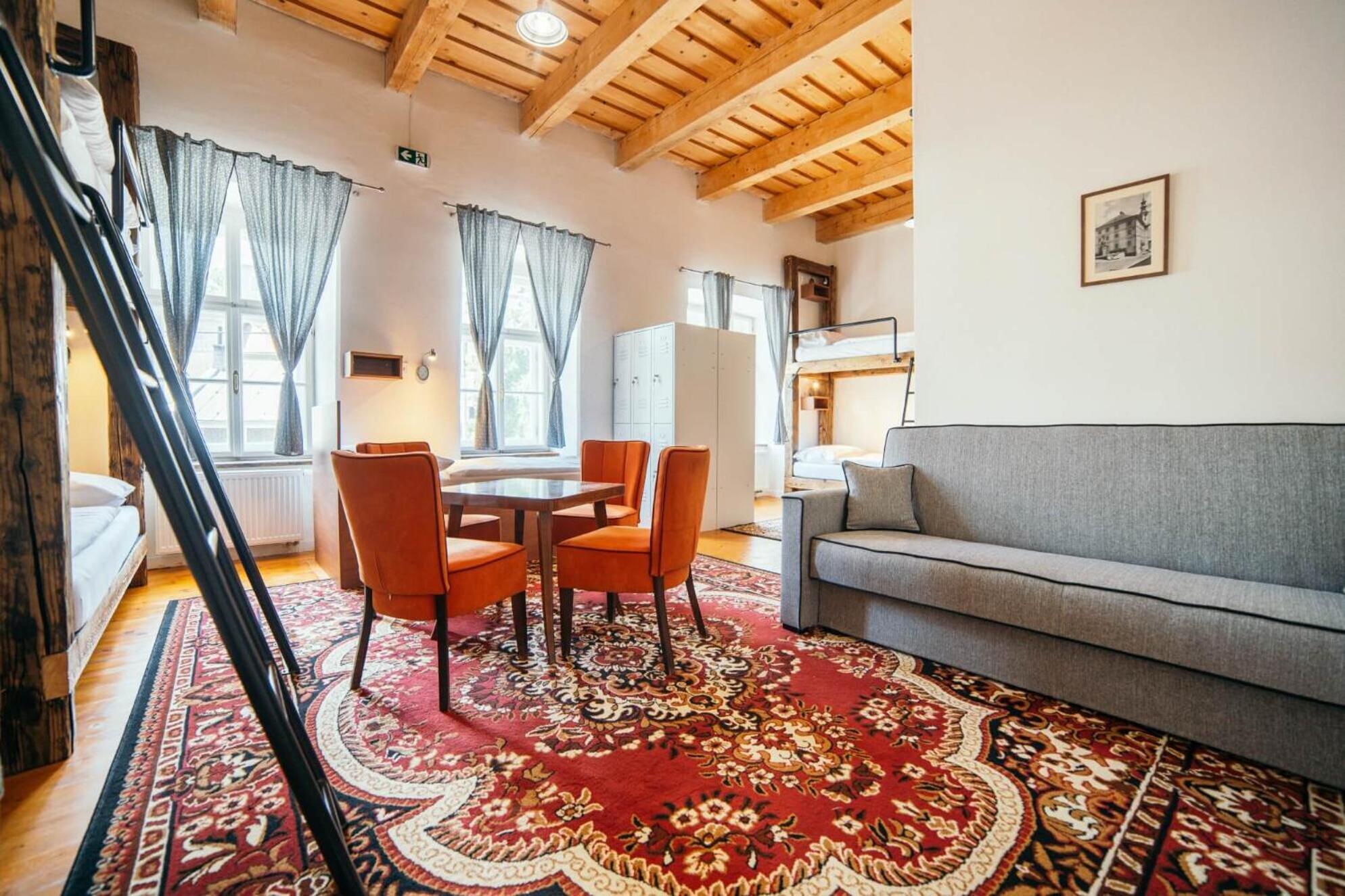 Banská Štiavnica Hostel Cosmopolitan* מראה חיצוני תמונה